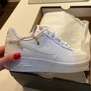 New Nike Air Force limited edition with gold chain
